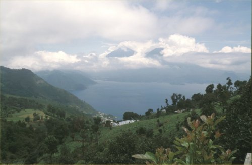 lago Atitlan e i vulcani Atitlan e Toliman