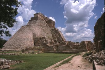 Uxmal - Piramide del mago